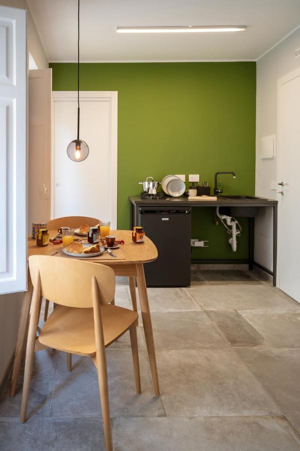 Vetriera41 Apartman Castelbuono Kültér fotó