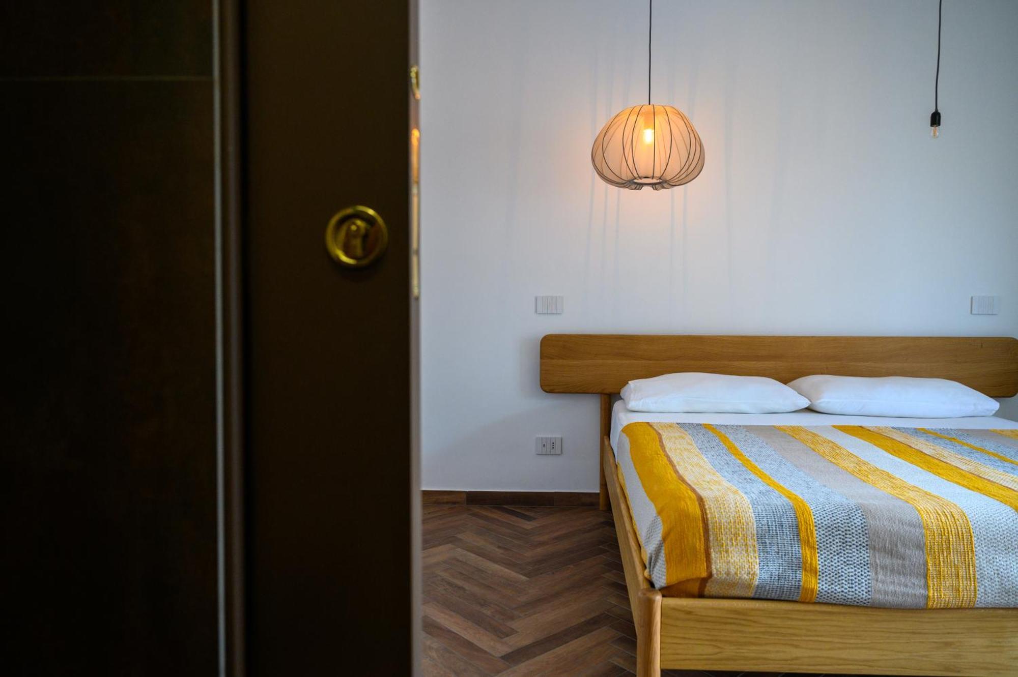 Vetriera41 Apartman Castelbuono Kültér fotó